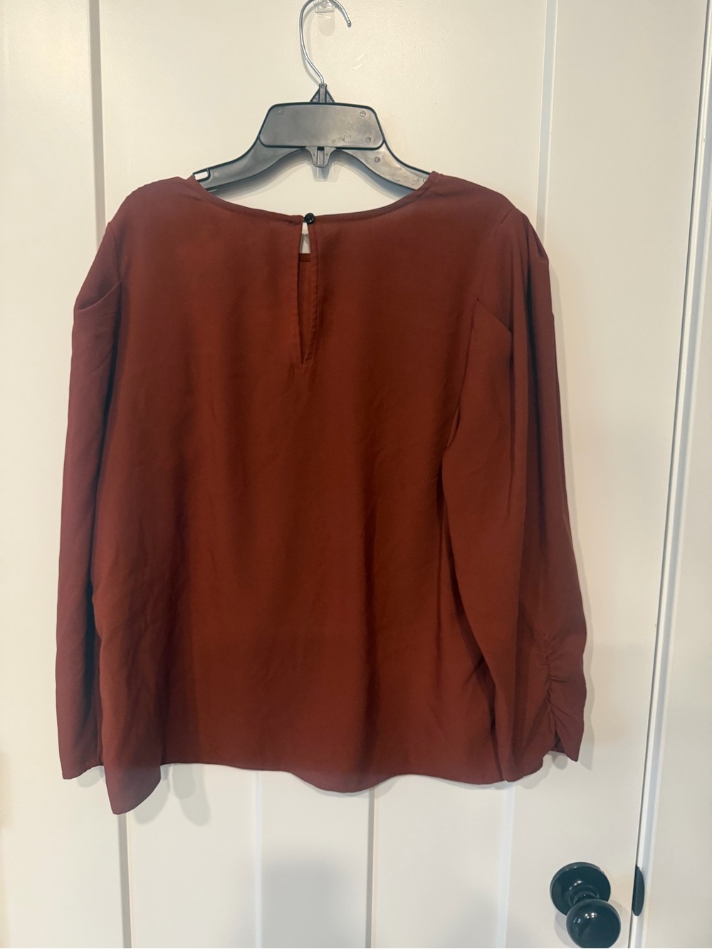 Women’s Ann Taylor Factory Long-Sleeve Blouse in Deep Rust Size Medium - Picture 3 of 4